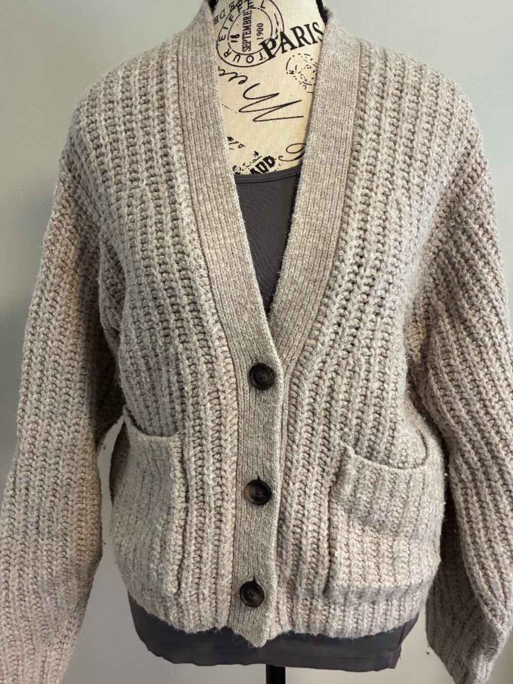 Banana Republic tan cropped cardigan. Size M. Wool blend. EUC